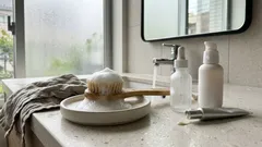 なぜ混合肌は「守る」から変わるのか？角層バリアを崩さない洗顔・角質美容液・目元ケアの組み立て方