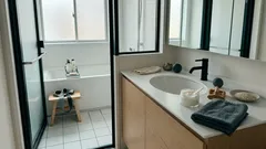 旅行写真でドキッとした後ろ姿:背中〜ヒップを整える2カ月の入浴ルーティン